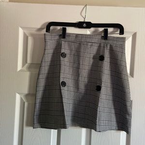 Plaid black and white skirt